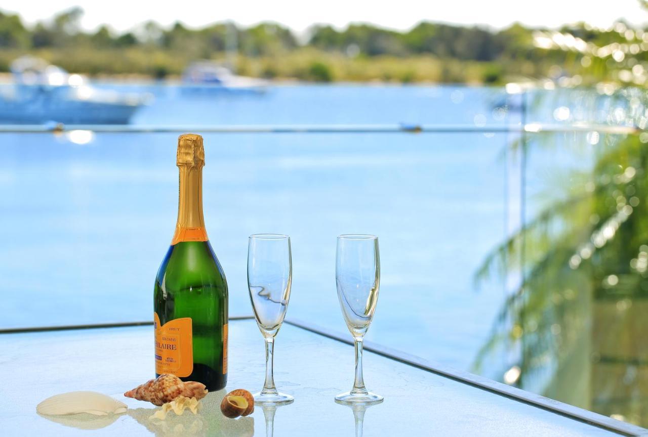 Noosa Quays Waterfront Accomodation Exterior photo