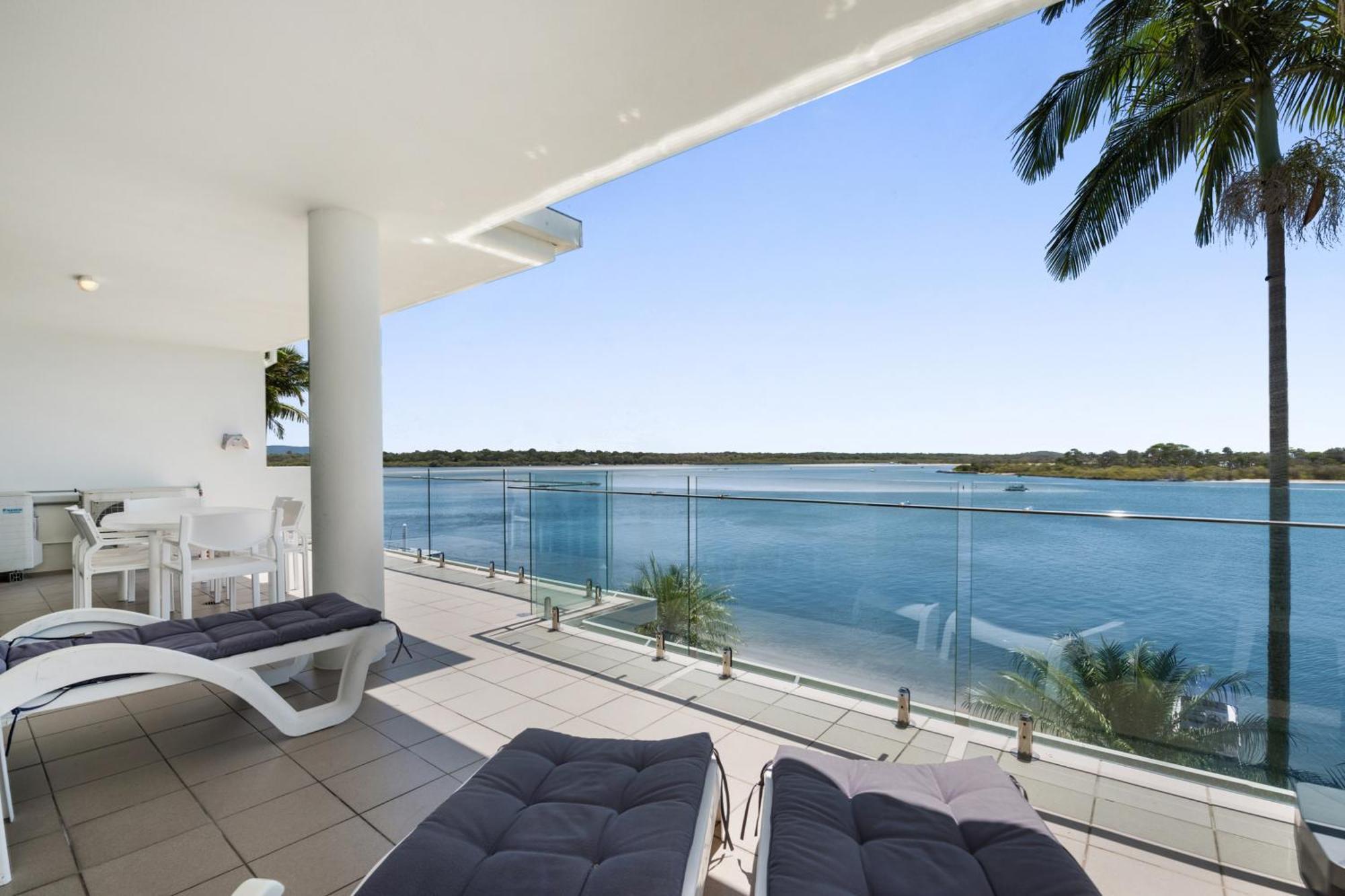 Noosa Quays Waterfront Accomodation Exterior photo