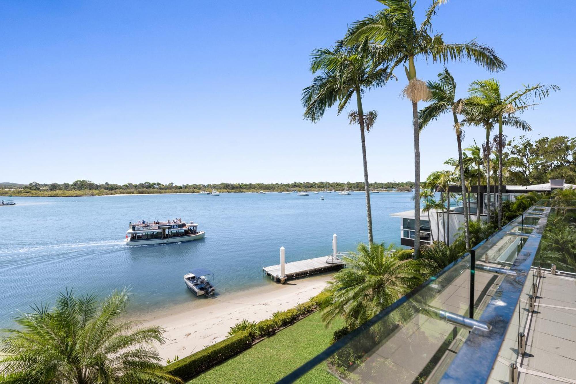 Noosa Quays Waterfront Accomodation Exterior photo