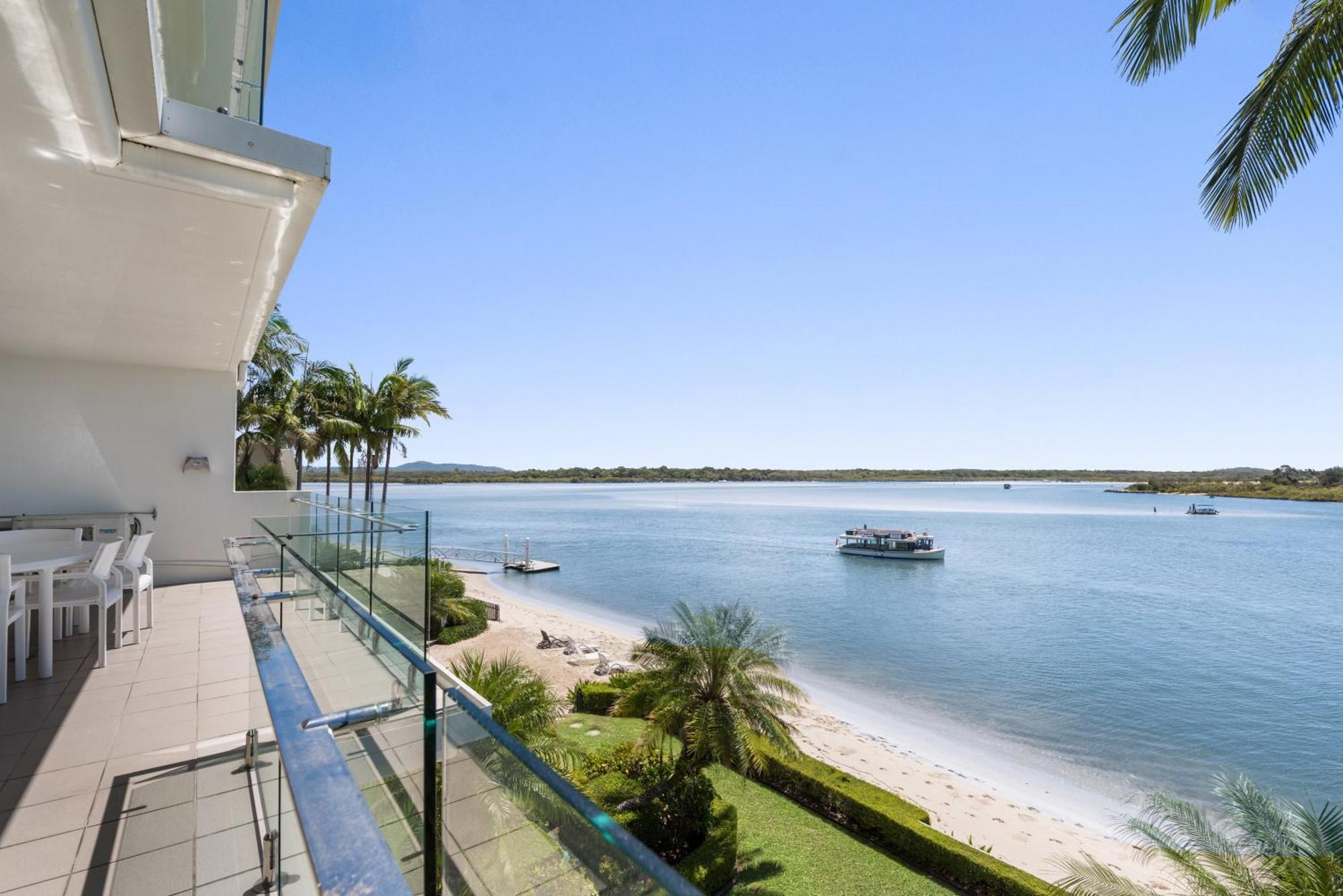 Noosa Quays Waterfront Accomodation Exterior photo